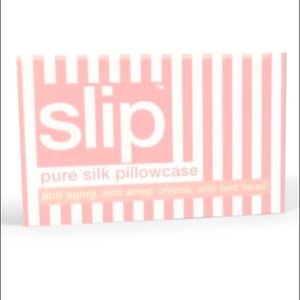 COPY - COPY - Slip Hollywood Hills Silk Pillowcase